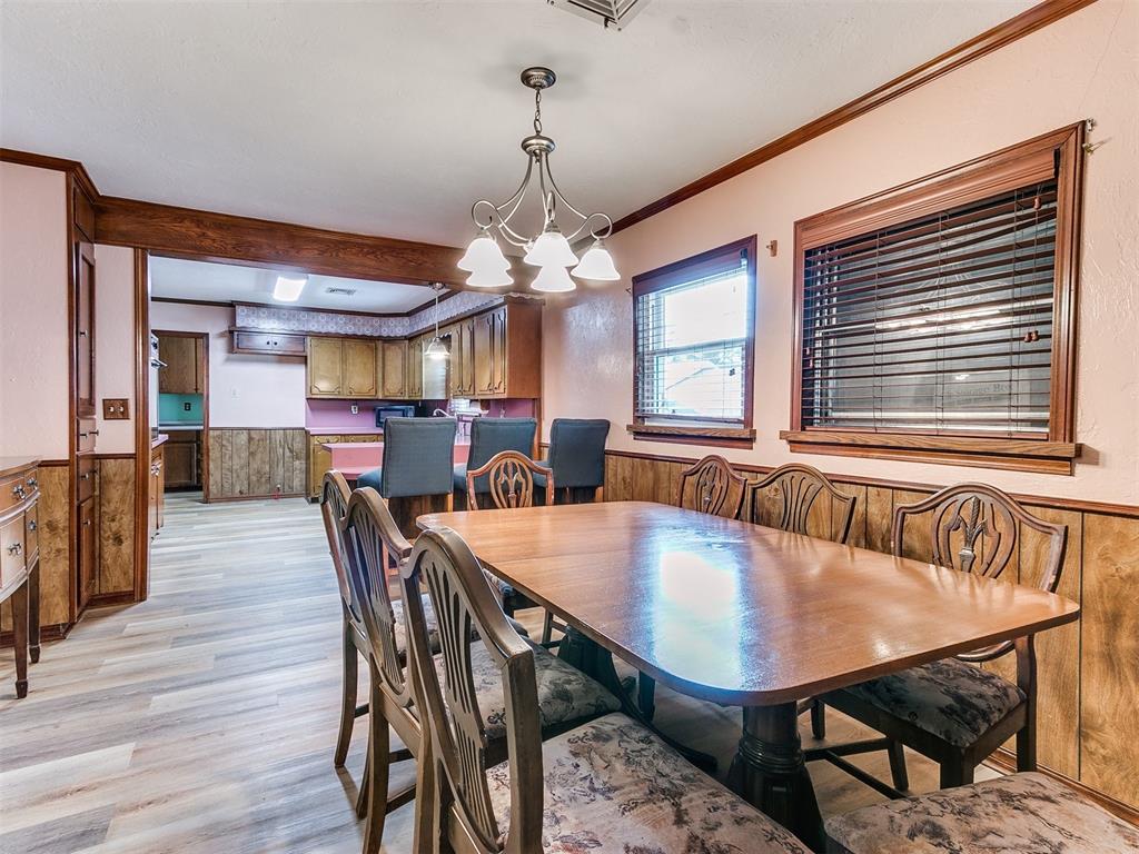 1915 S Mansfield Avenue Property Photo 11