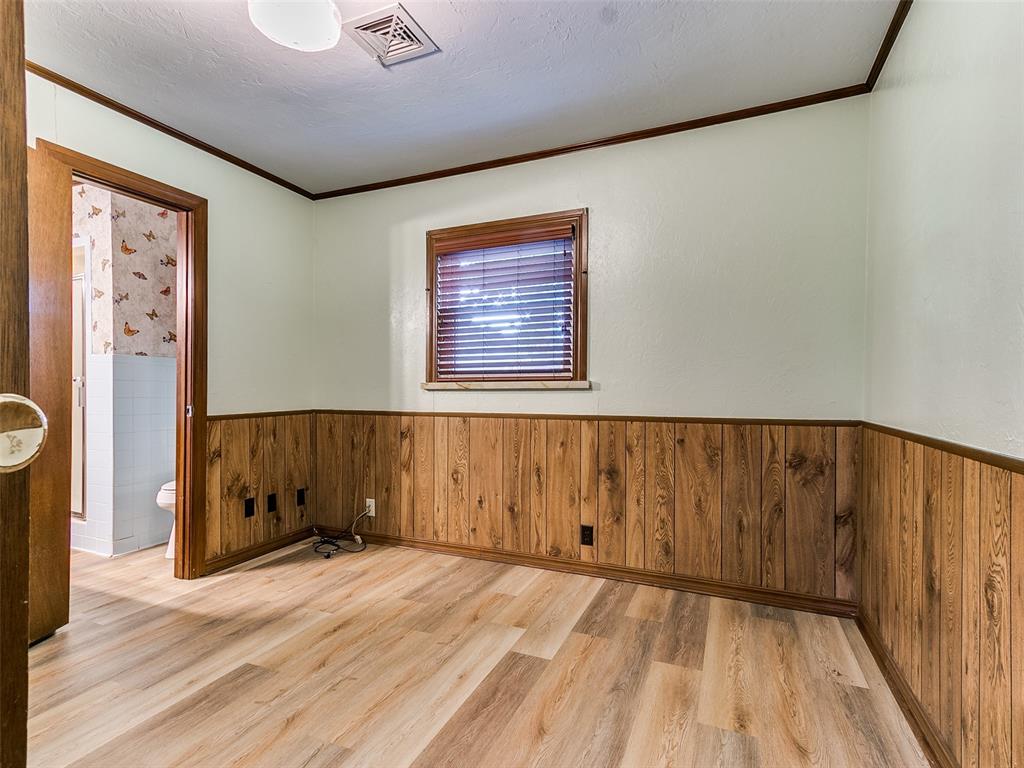 1915 S Mansfield Avenue Property Photo 20