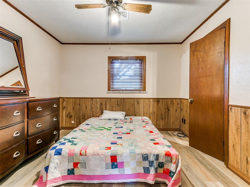 1915 S Mansfield Avenue Property Photo 21