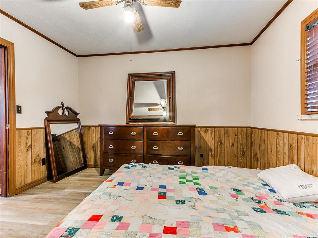 1915 S Mansfield Avenue Property Photo 22