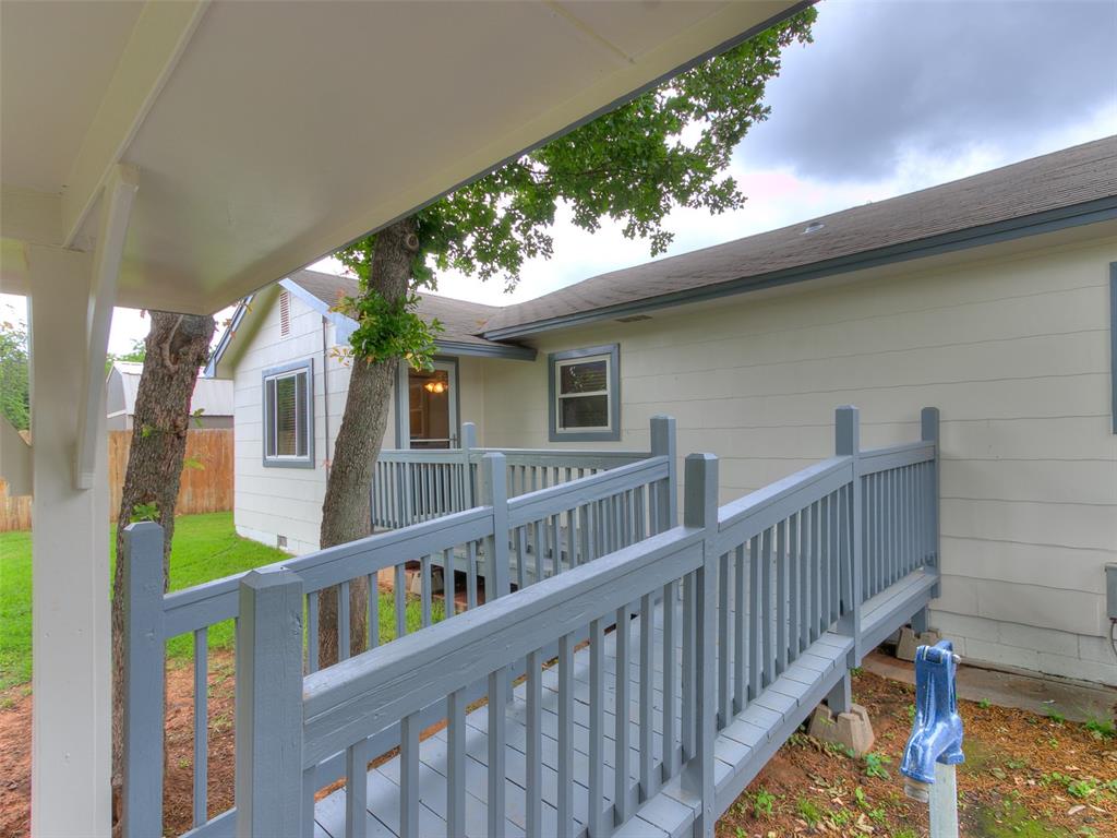 1915 S Mansfield Avenue Property Photo 28