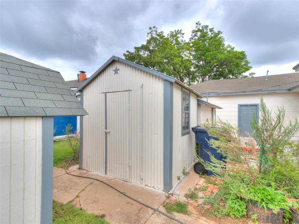 1915 S Mansfield Avenue Property Photo 30