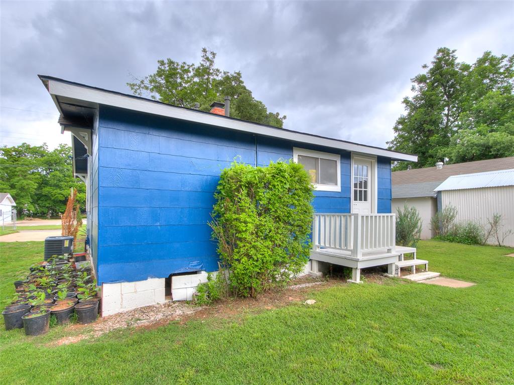 1915 S Mansfield Avenue Property Photo 45