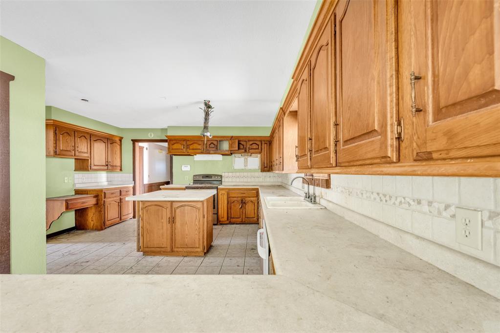 1311 County Road 1390 Property Photo 47