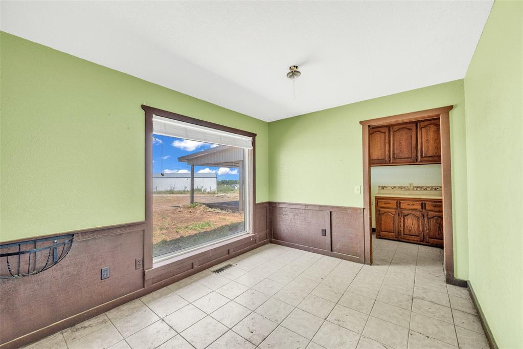 1311 County Road 1390 Property Photo 48