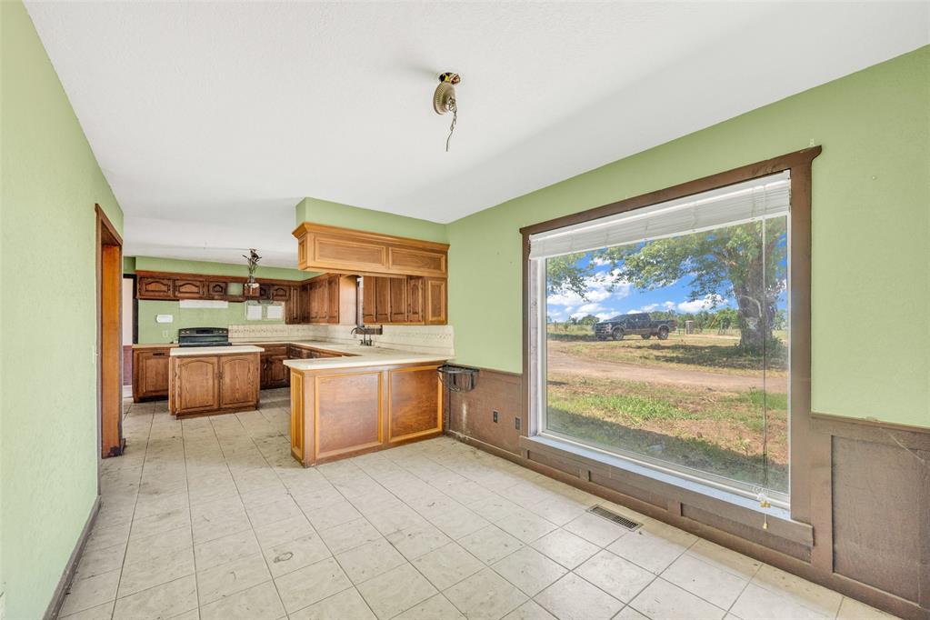 1311 County Road 1390 Property Photo 49