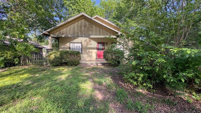 1316 S Cherry Street Property Photo 2