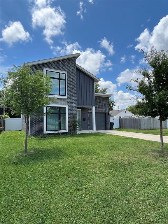 302 E Harmon Drive Property Photo 1
