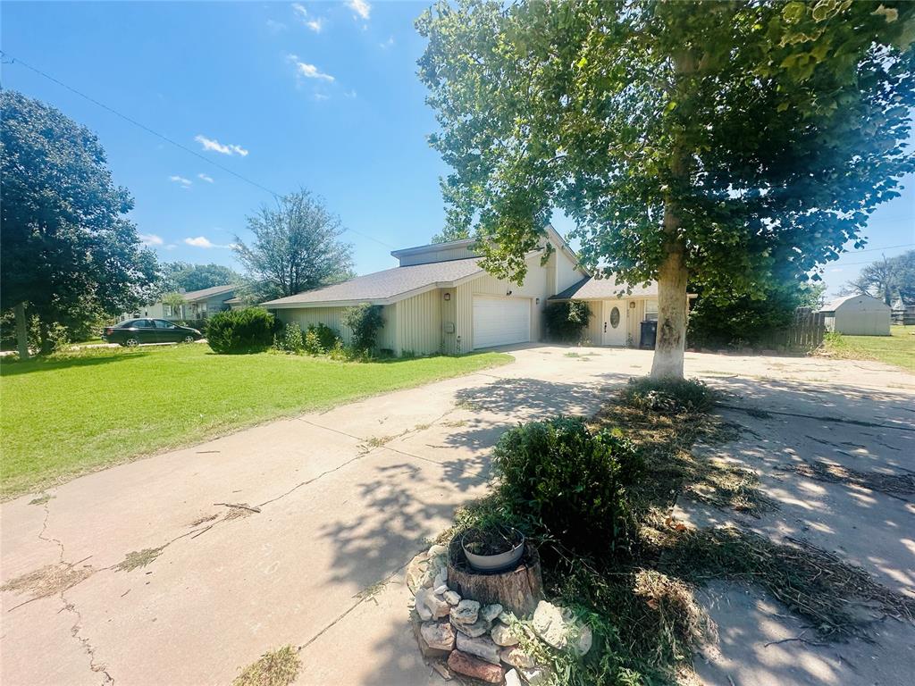 420 E 2nd Street Property Photo 2