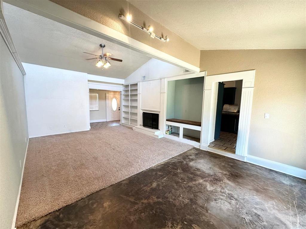420 E 2nd Street Property Photo 6