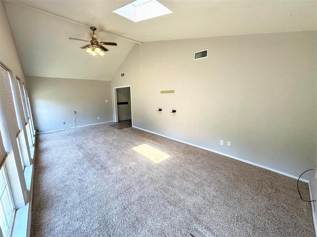 420 E 2nd Street Property Photo 10