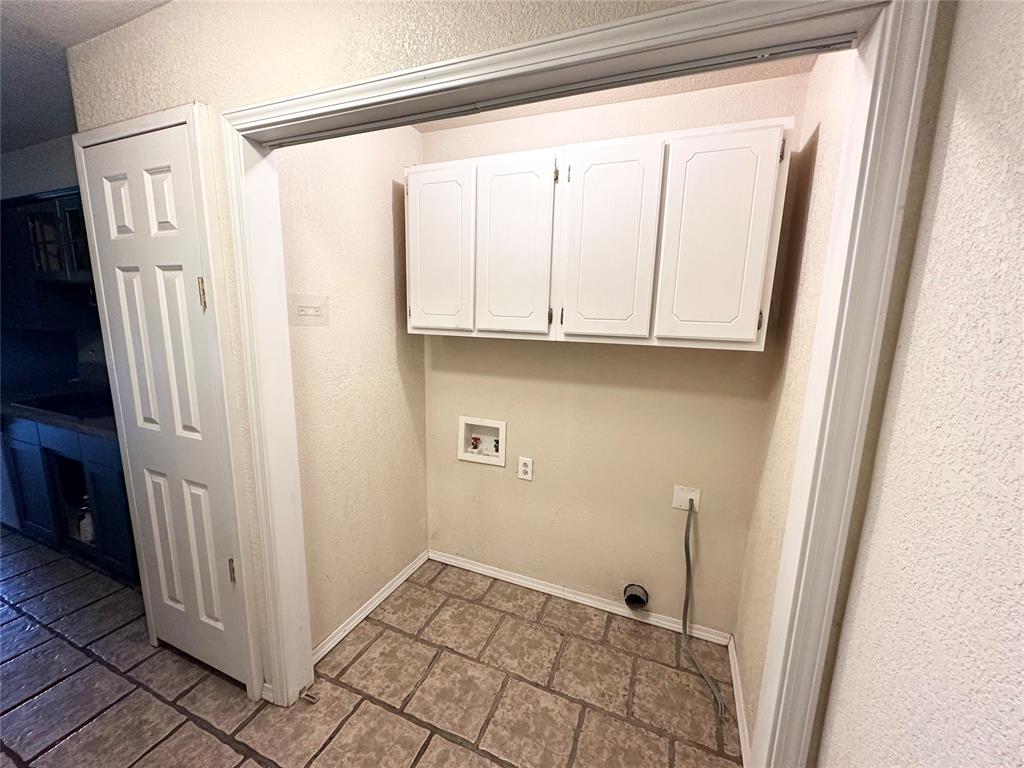 420 E 2nd Street Property Photo 11