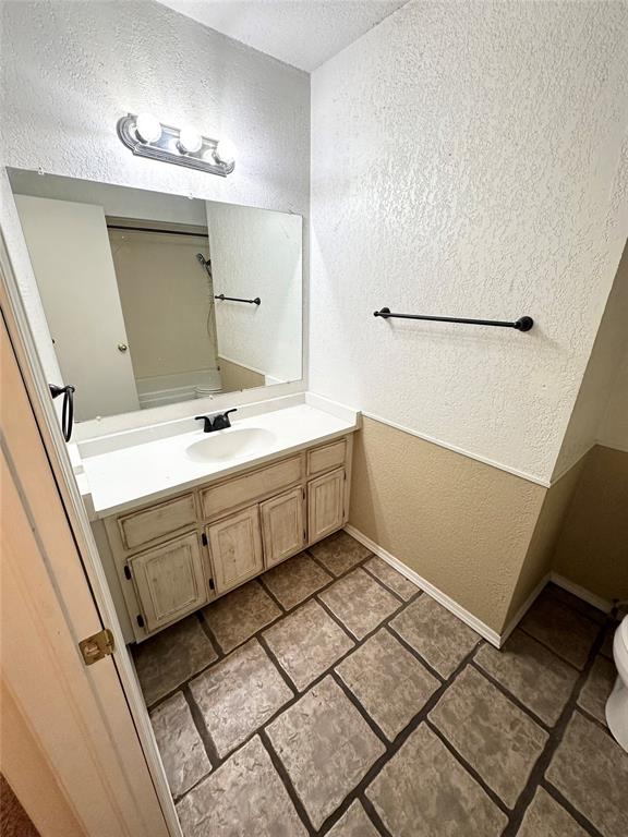 420 E 2nd Street Property Photo 21