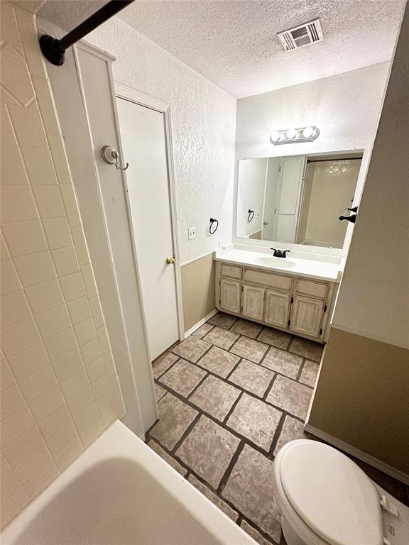 420 E 2nd Street Property Photo 23