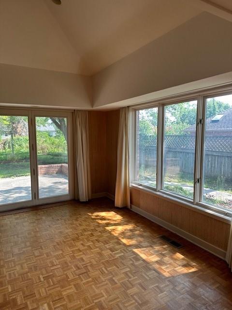 10 E Franklin Street Property Photo 4