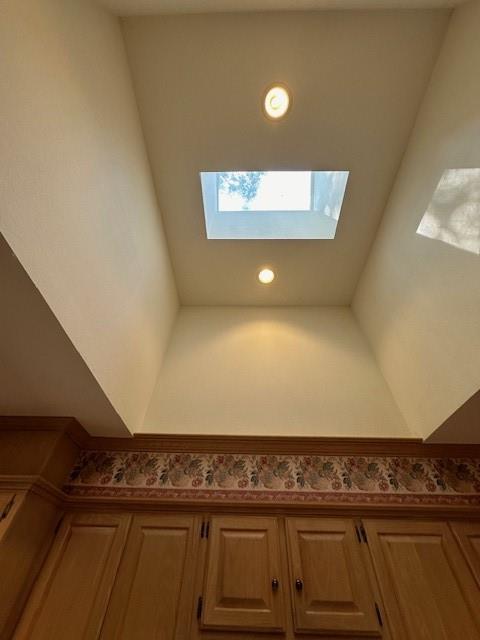 10 E Franklin Street Property Photo 14