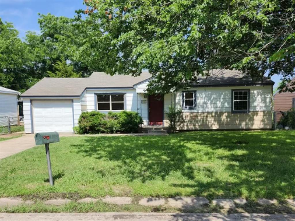 208 Sw 24th Street Property Photo 2
