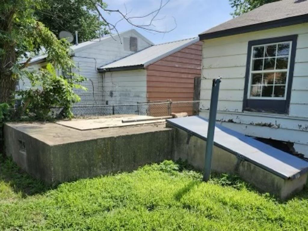 208 Sw 24th Street Property Photo 4