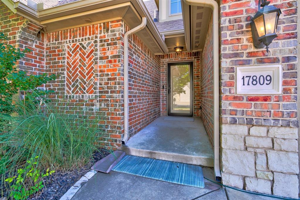 17809 Griffin Gate Drive Property Photo 5