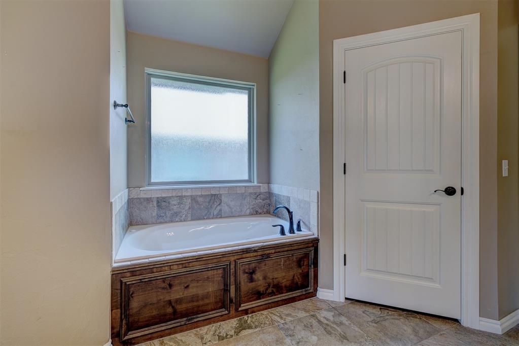 17809 Griffin Gate Drive Property Photo 28