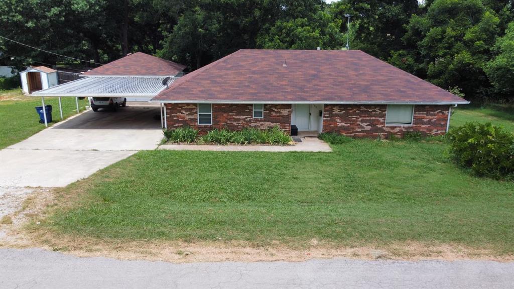 702 S Severs Avenue Property Photo 2