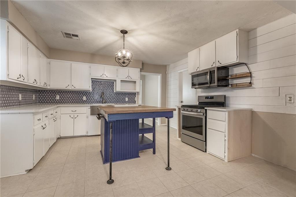 9904 Se 43rd Street Property Photo 5