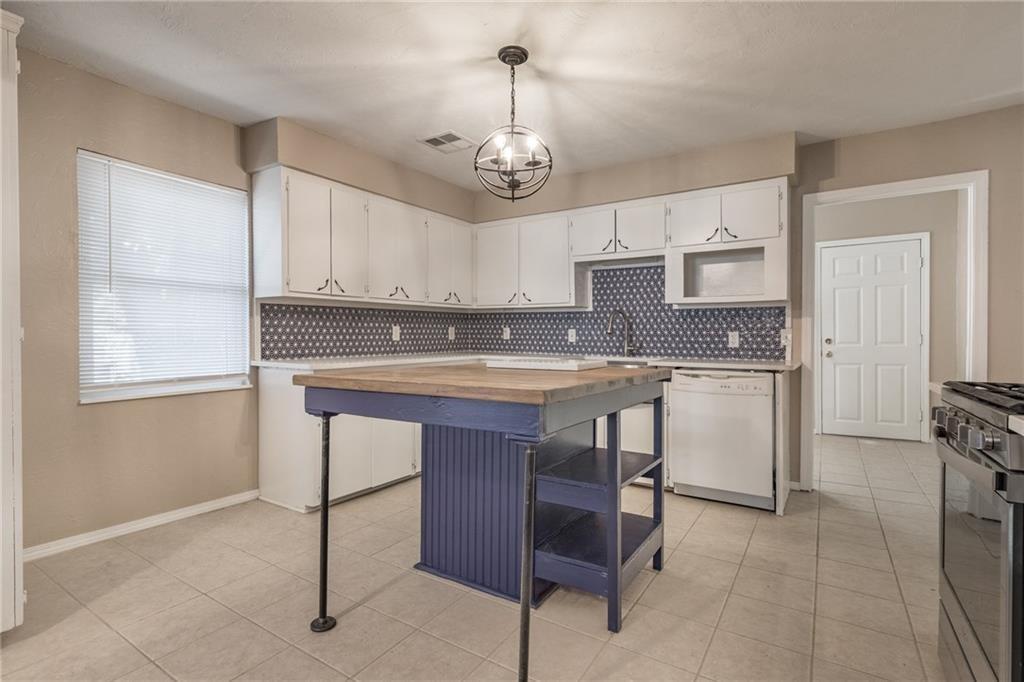 9904 Se 43rd Street Property Photo 6
