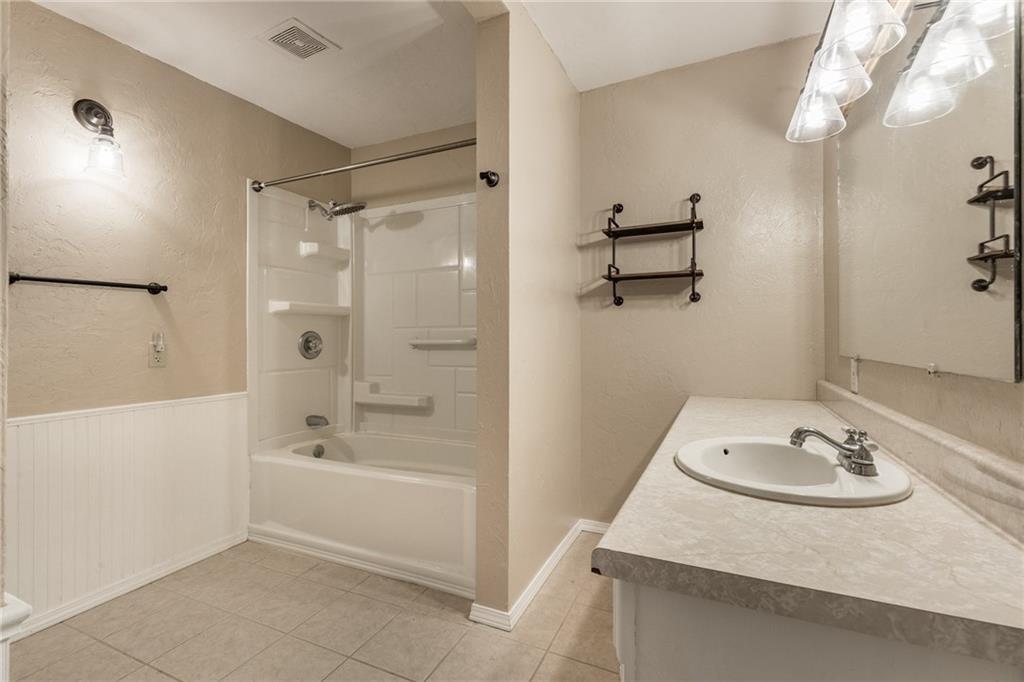 9904 Se 43rd Street Property Photo 13