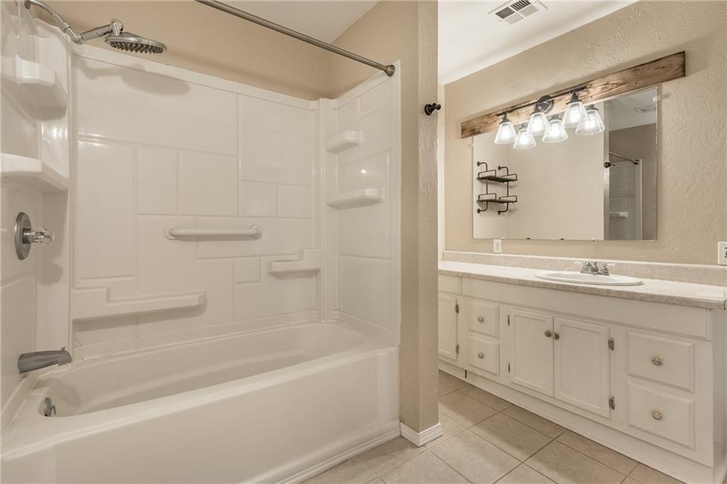 9904 Se 43rd Street Property Photo 14