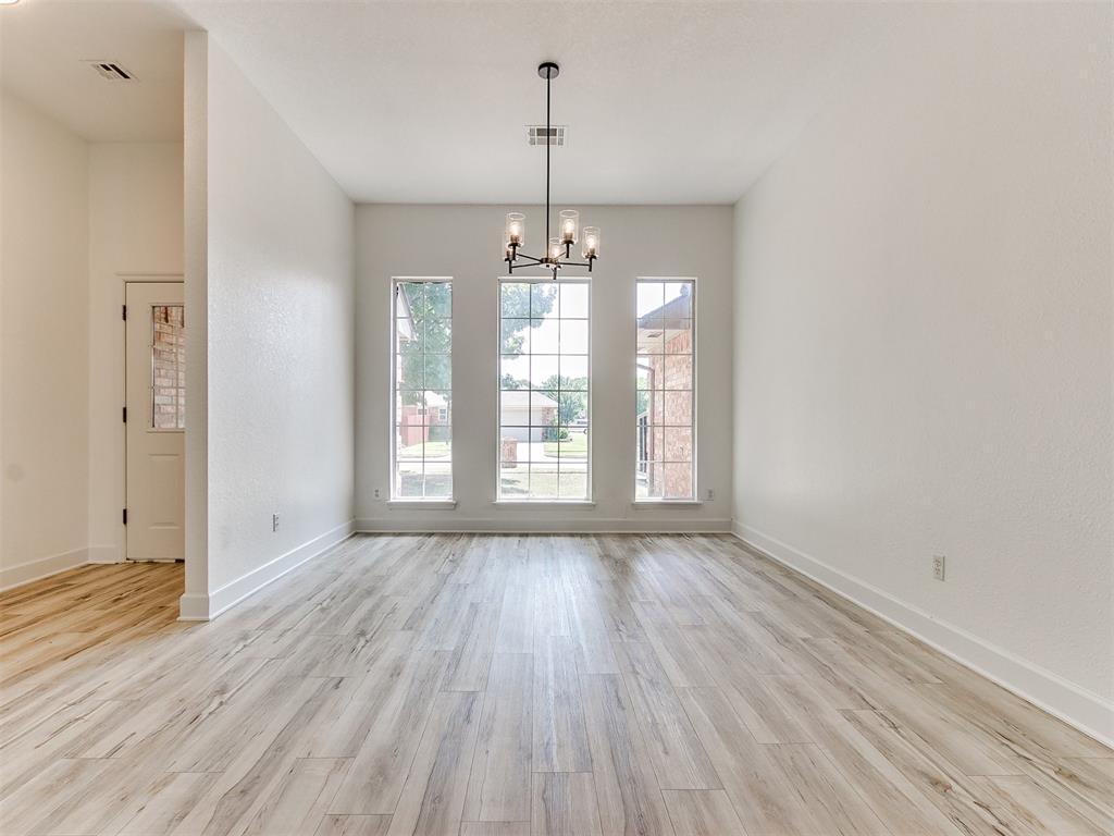 216 Gallant Way Property Photo 4