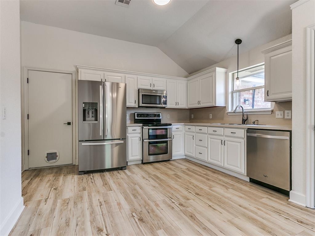 216 Gallant Way Property Photo 6