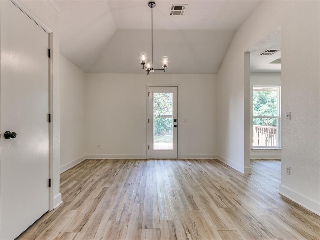 216 Gallant Way Property Photo 7