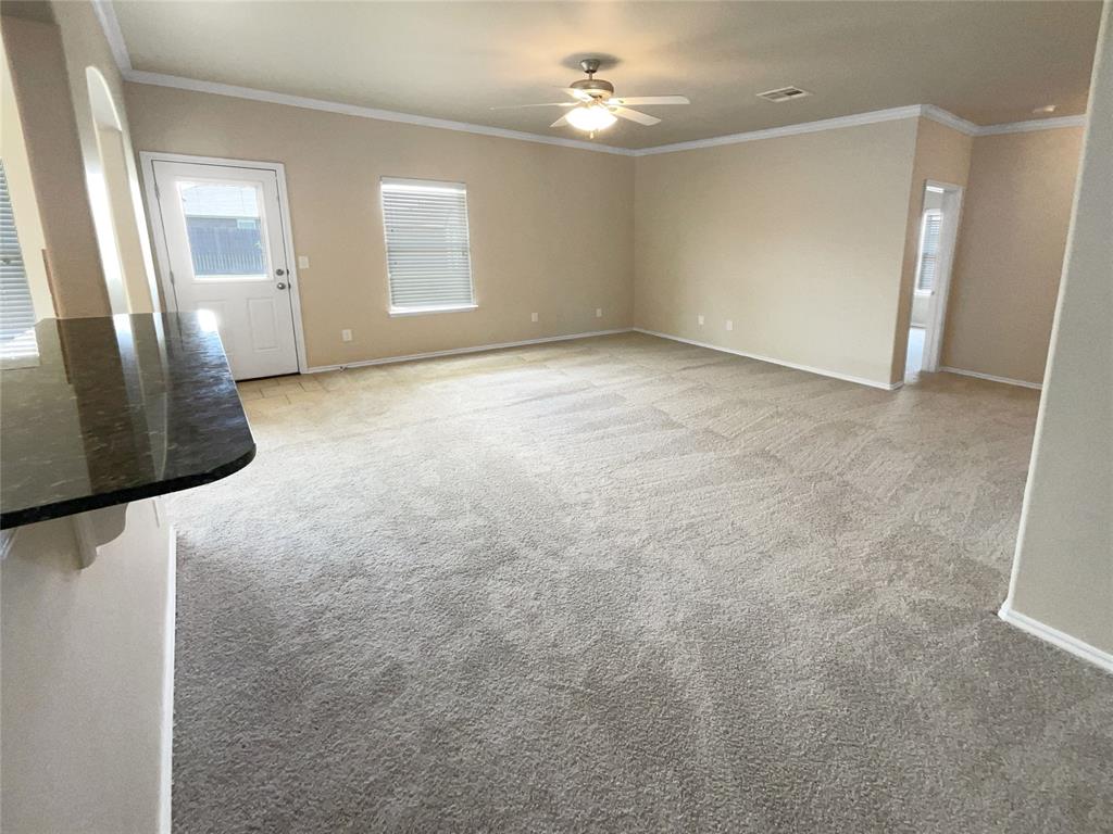 9605 Ella Lane Property Photo 4
