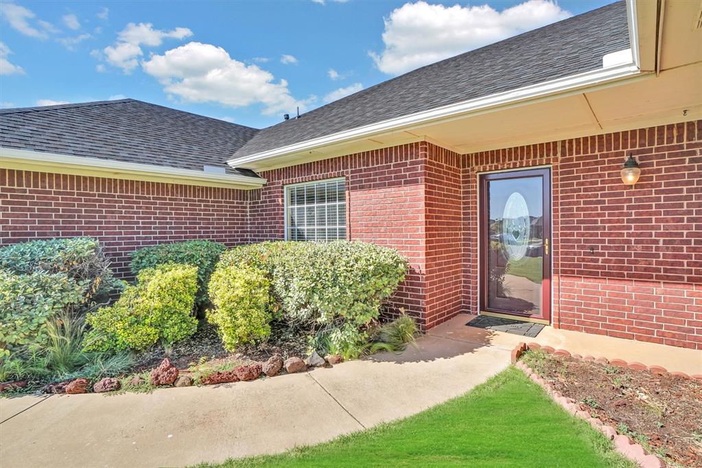 1817 Hunter Pointe Circle Property Photo 4