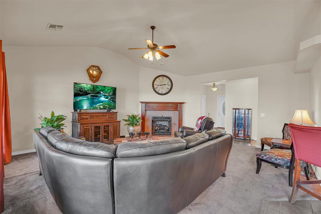 1817 Hunter Pointe Circle Property Photo 8