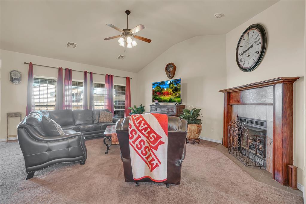 1817 Hunter Pointe Circle Property Photo 9