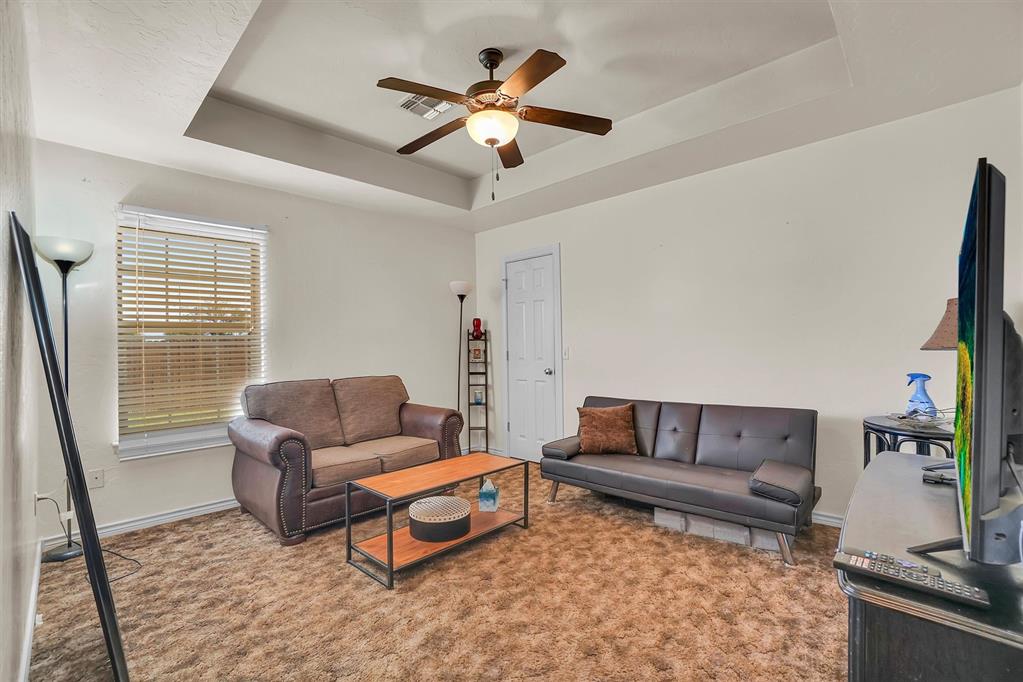 1817 Hunter Pointe Circle Property Photo 28