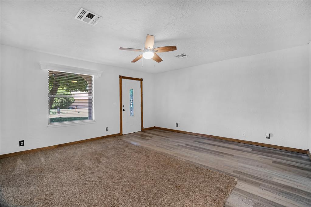 904 S Ohio Property Photo 9
