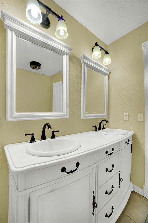 904 S Ohio Property Photo 24