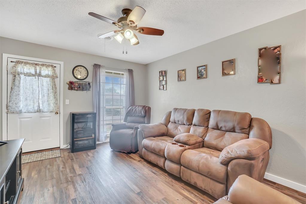 403 Hoover Circle Property Photo 5