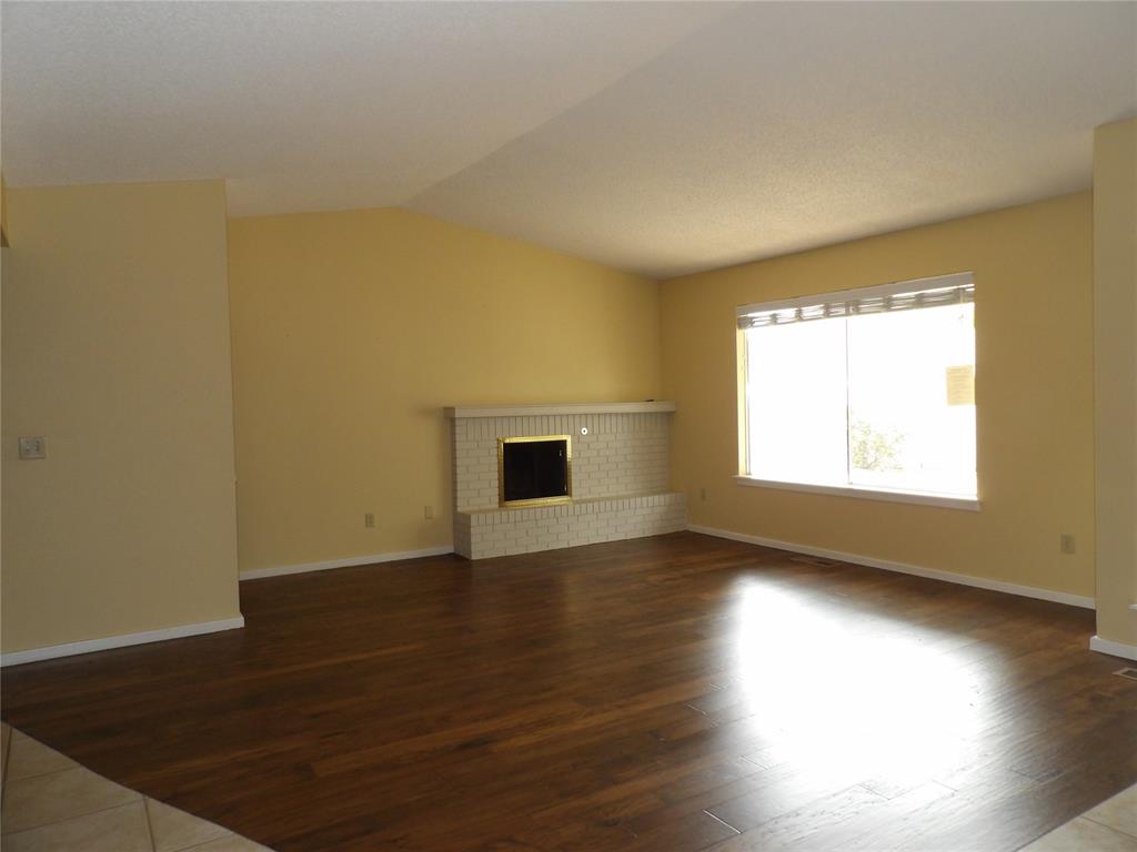 12019 Hawthorne Lane Property Photo 3