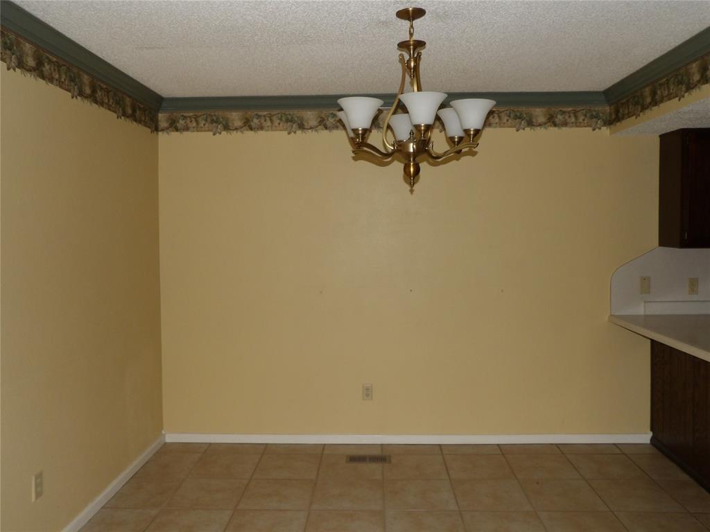 12019 Hawthorne Lane Property Photo 5