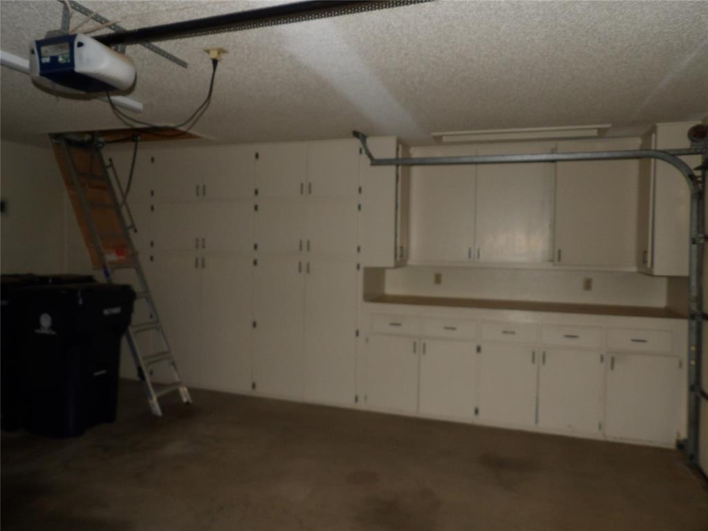 12019 Hawthorne Lane Property Photo 11
