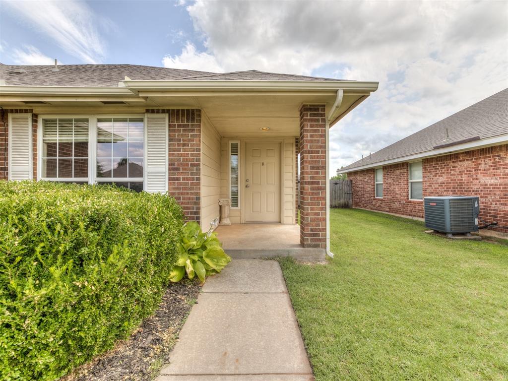 802 E Elder Street Property Photo 4