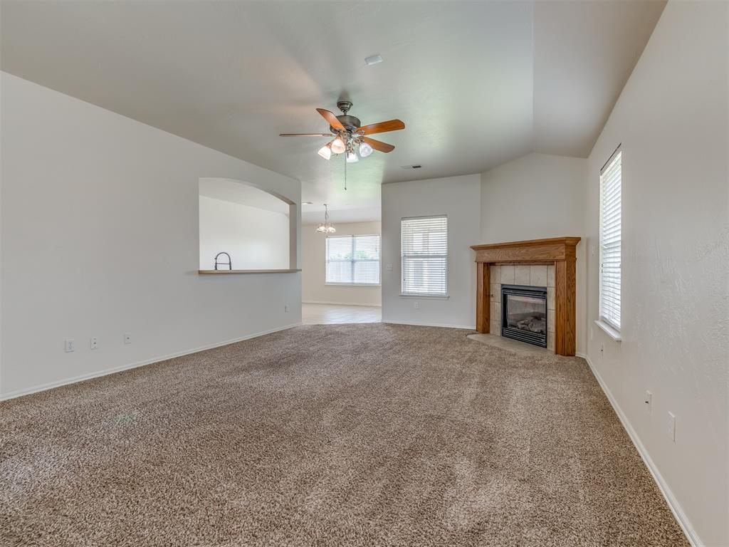 802 E Elder Street Property Photo 6