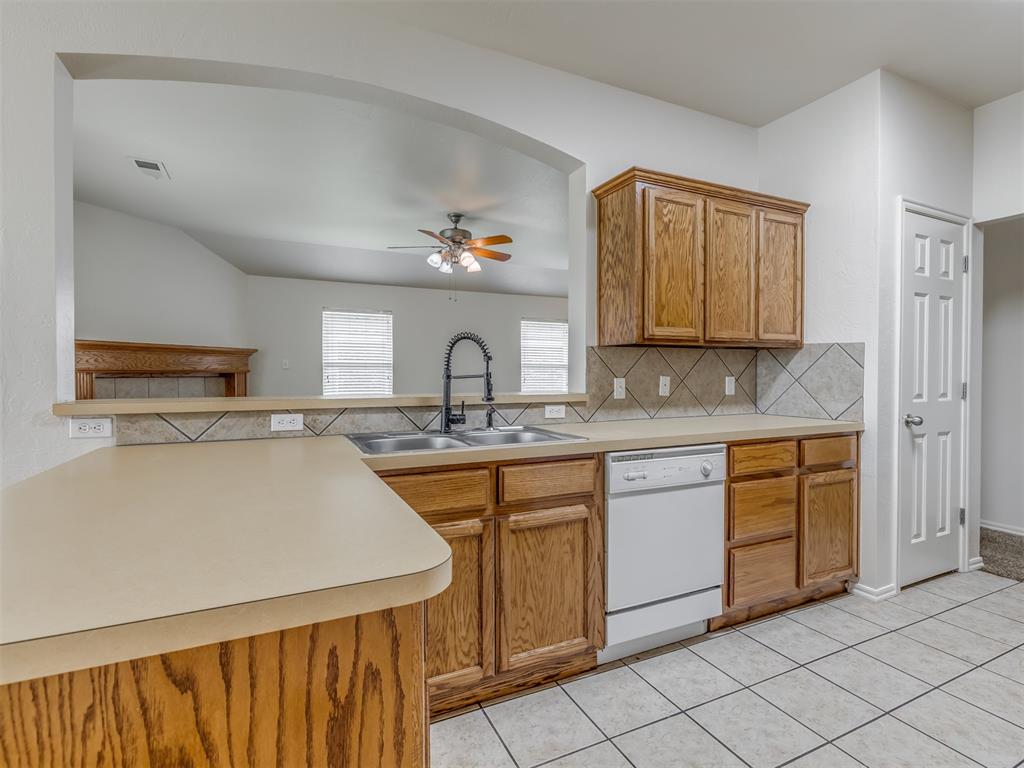 802 E Elder Street Property Photo 15