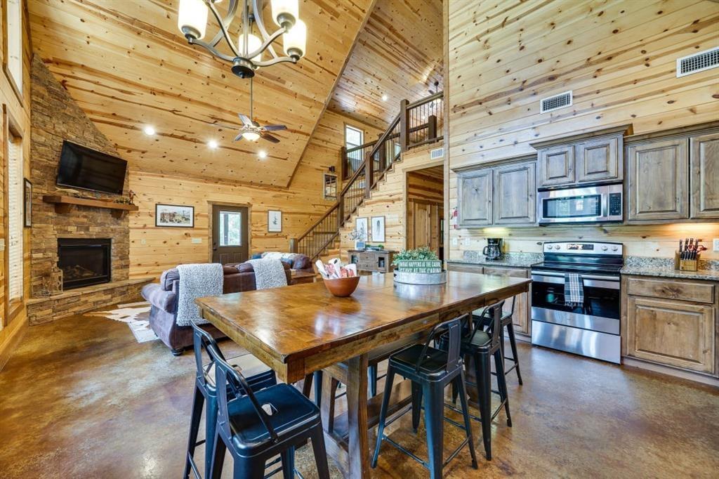 523 Sugar Pine Loop Property Photo 5