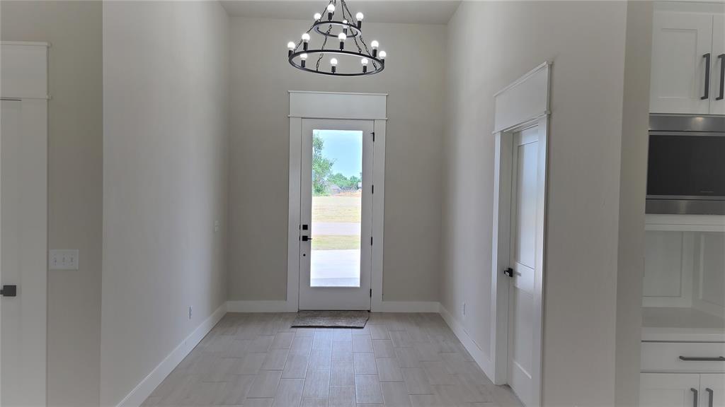 913 N Centennial Way Property Photo 3