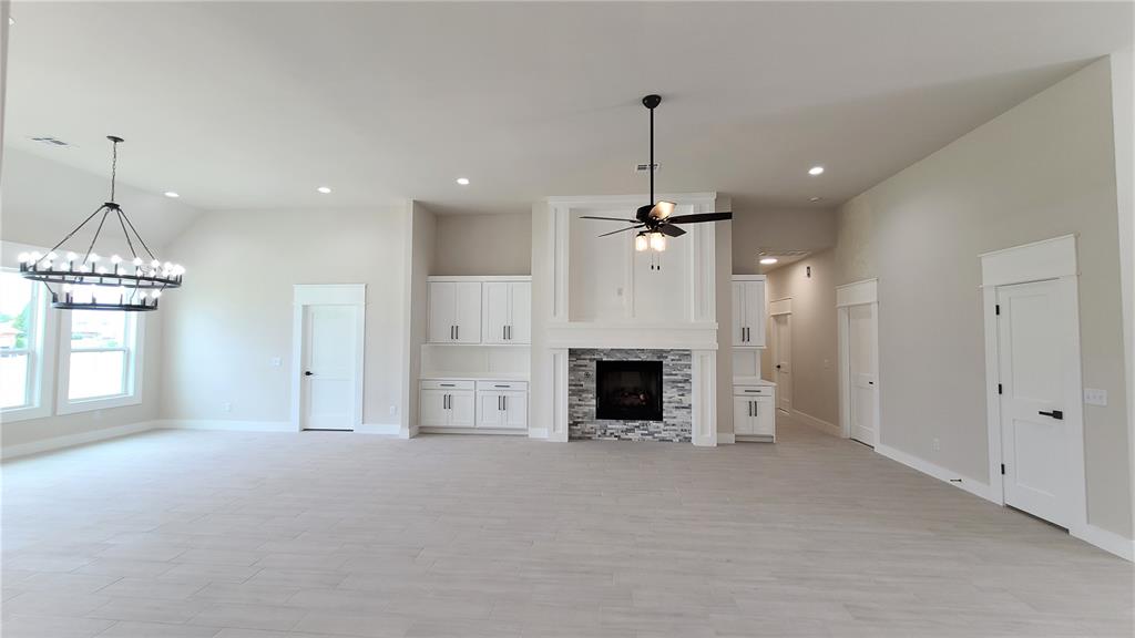 913 N Centennial Way Property Photo 6