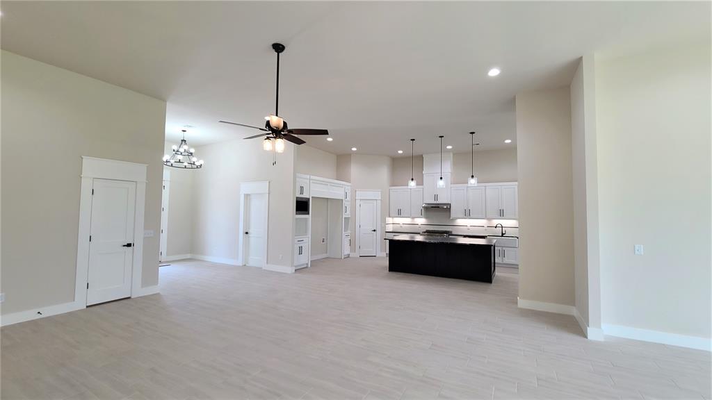913 N Centennial Way Property Photo 16